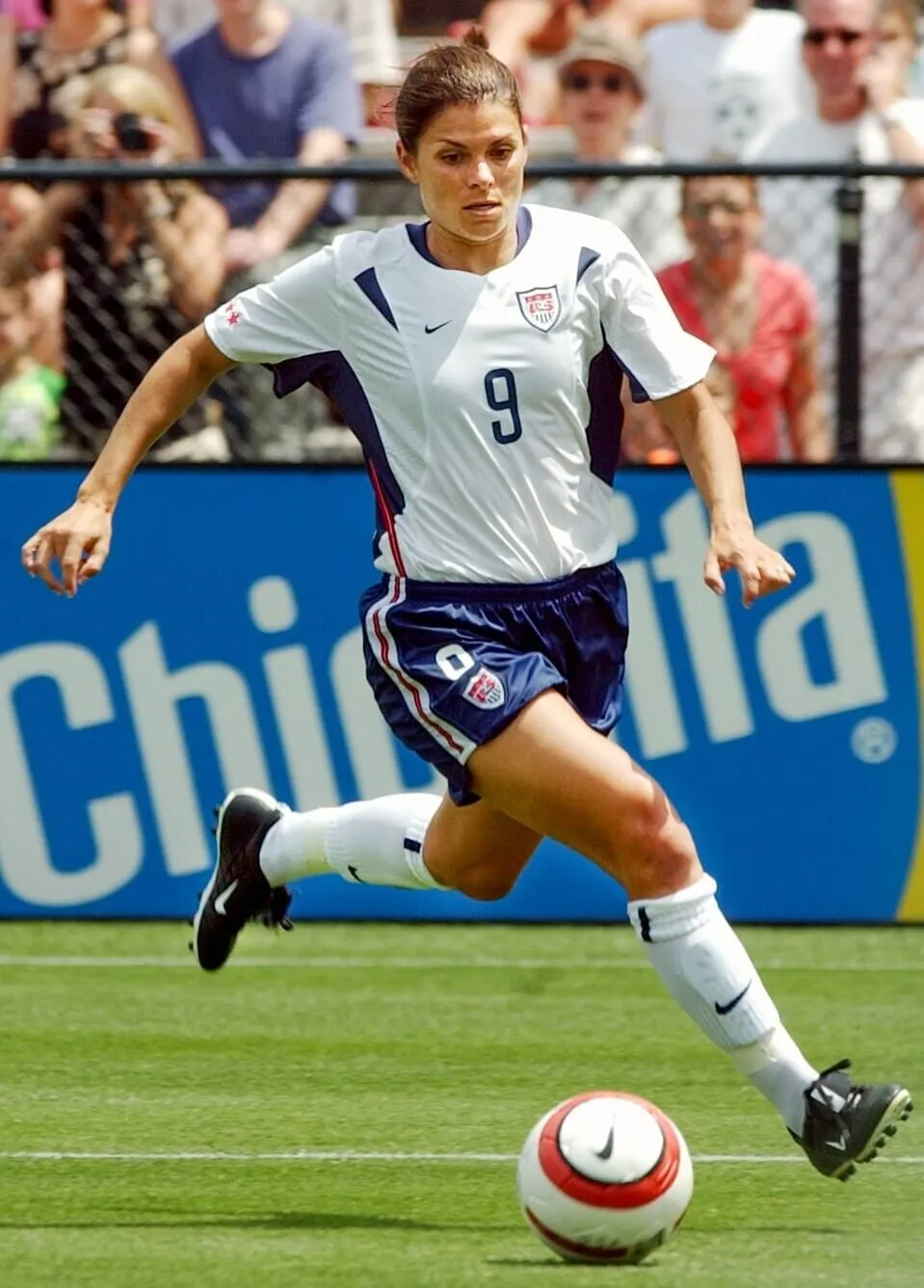 1999 USA Women's Soccer Team Jersey Signed by (8) See List (Beckett) Chastain  