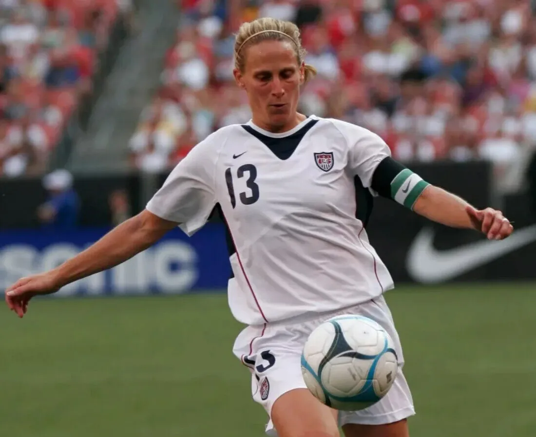 1999 USA Women's Soccer Team Jersey Signed by (8) See List (Beckett) Chastain  