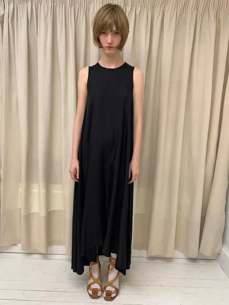 A-line bias dress, black