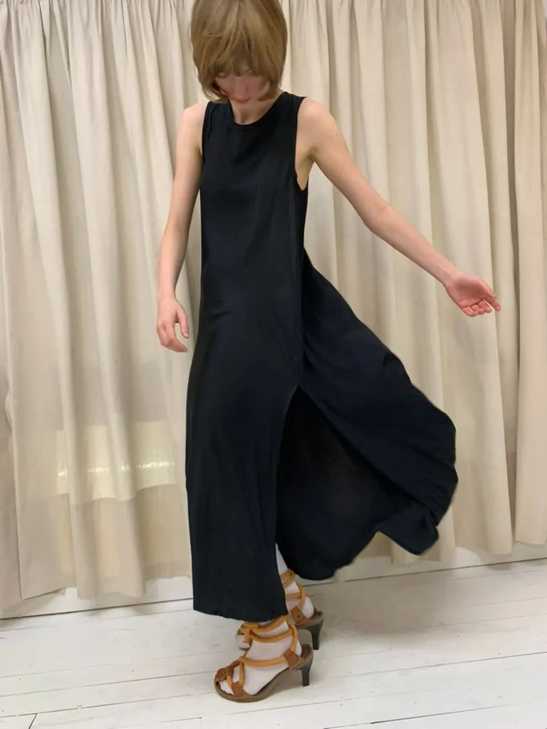 A-line bias dress, black
