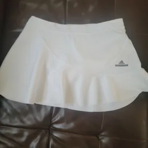 Adidas by Stella McCartney golf tennis skort medium/large. EUC