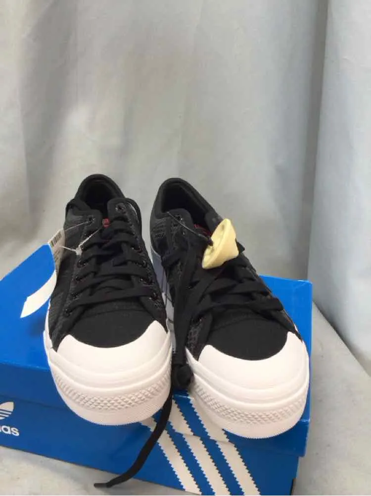 ADIDAS SIZE 8 Ladies SHOES