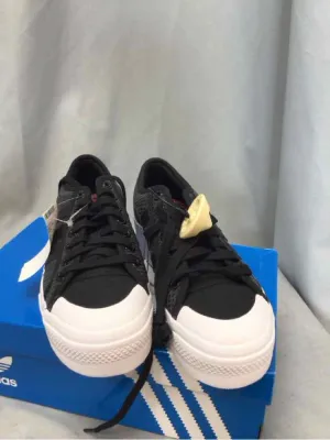 ADIDAS SIZE 8 Ladies SHOES