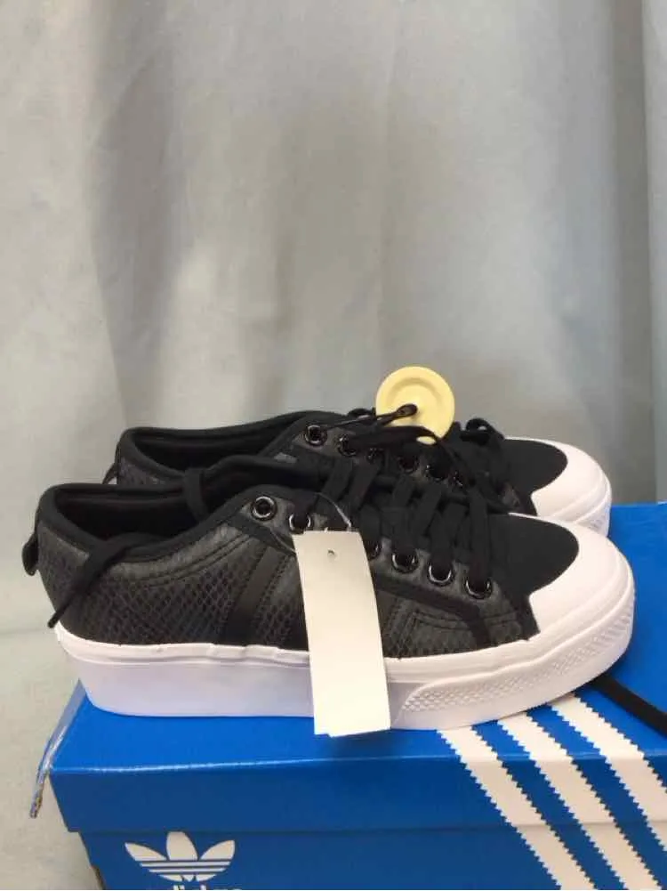 ADIDAS SIZE 8 Ladies SHOES