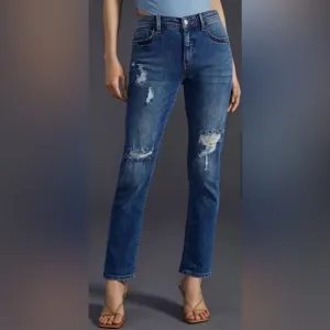 Anthropologie Pilcro Slim Boyfriend Crop Distressed Jeans