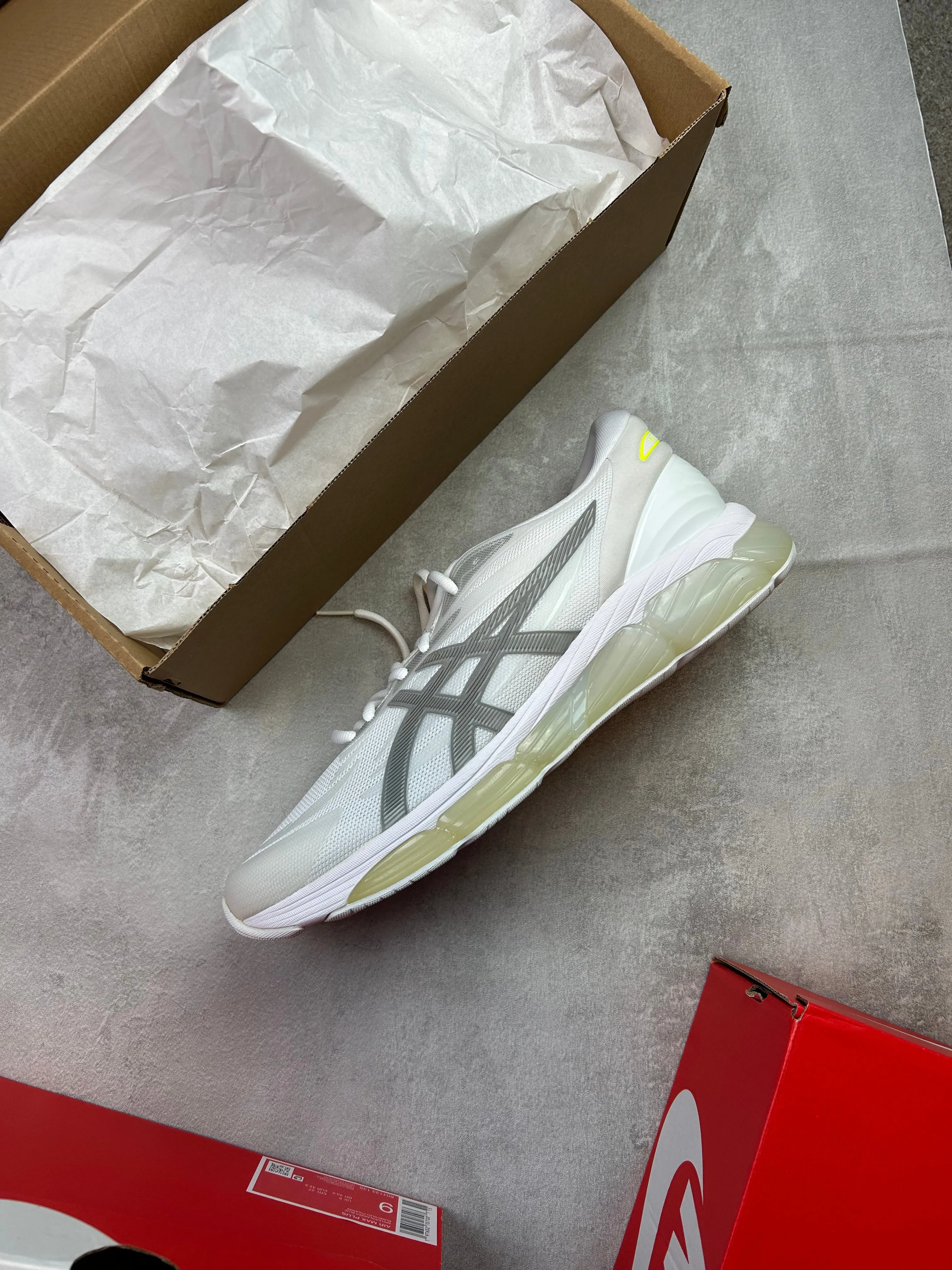 asics GEL-QUANTUM 360 VIII in white/Pure Silver