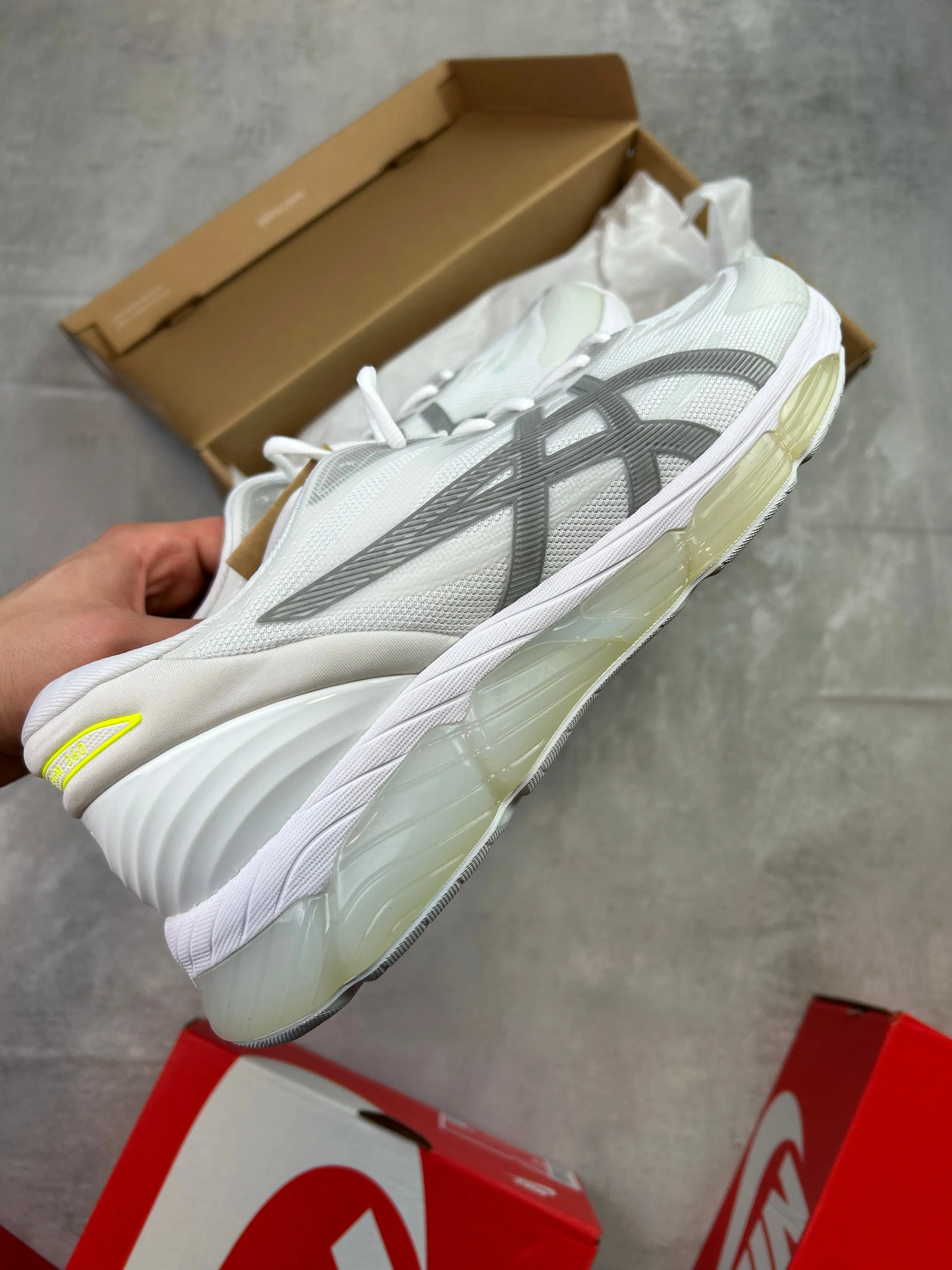 asics GEL-QUANTUM 360 VIII in white/Pure Silver
