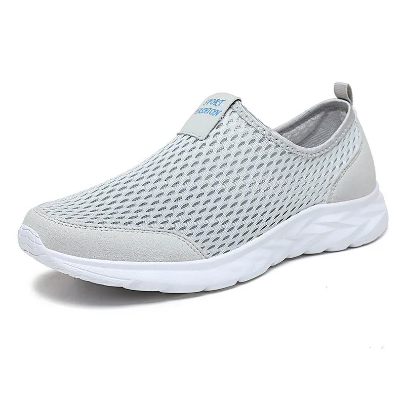 Breathable and robust outdoor shoes for men