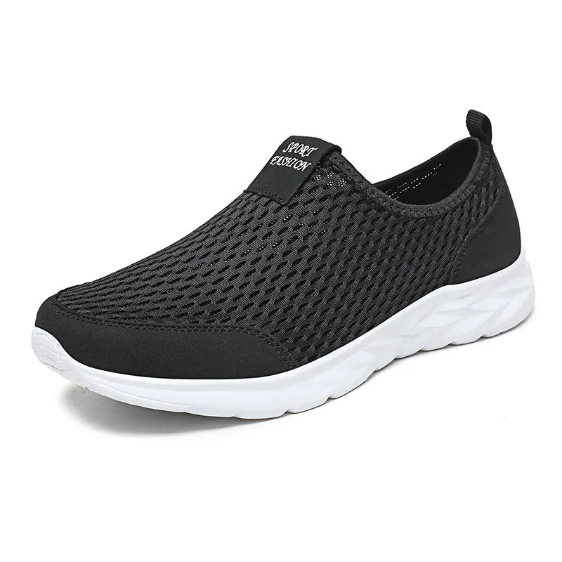 Breathable and robust outdoor shoes for men