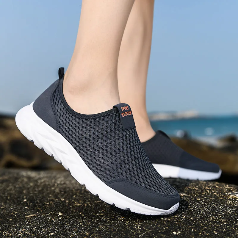 Breathable and robust outdoor shoes for men