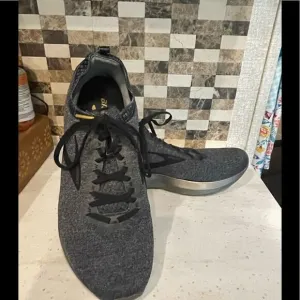 Brooks Tennis Shoes