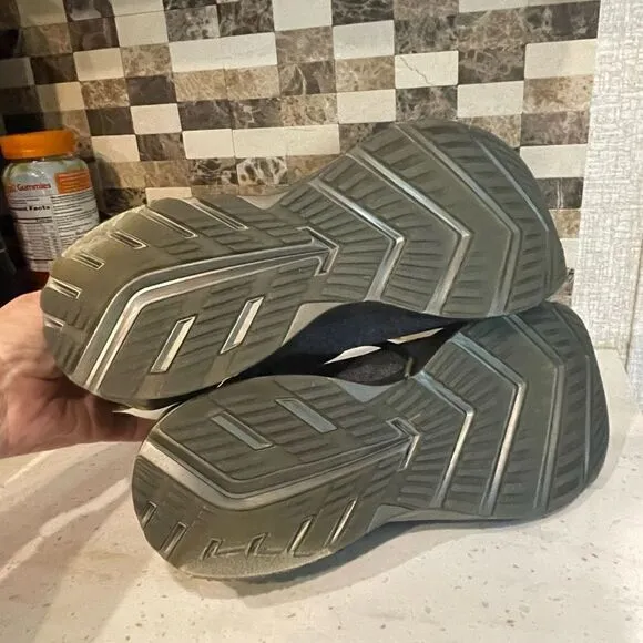 Brooks Tennis Shoes