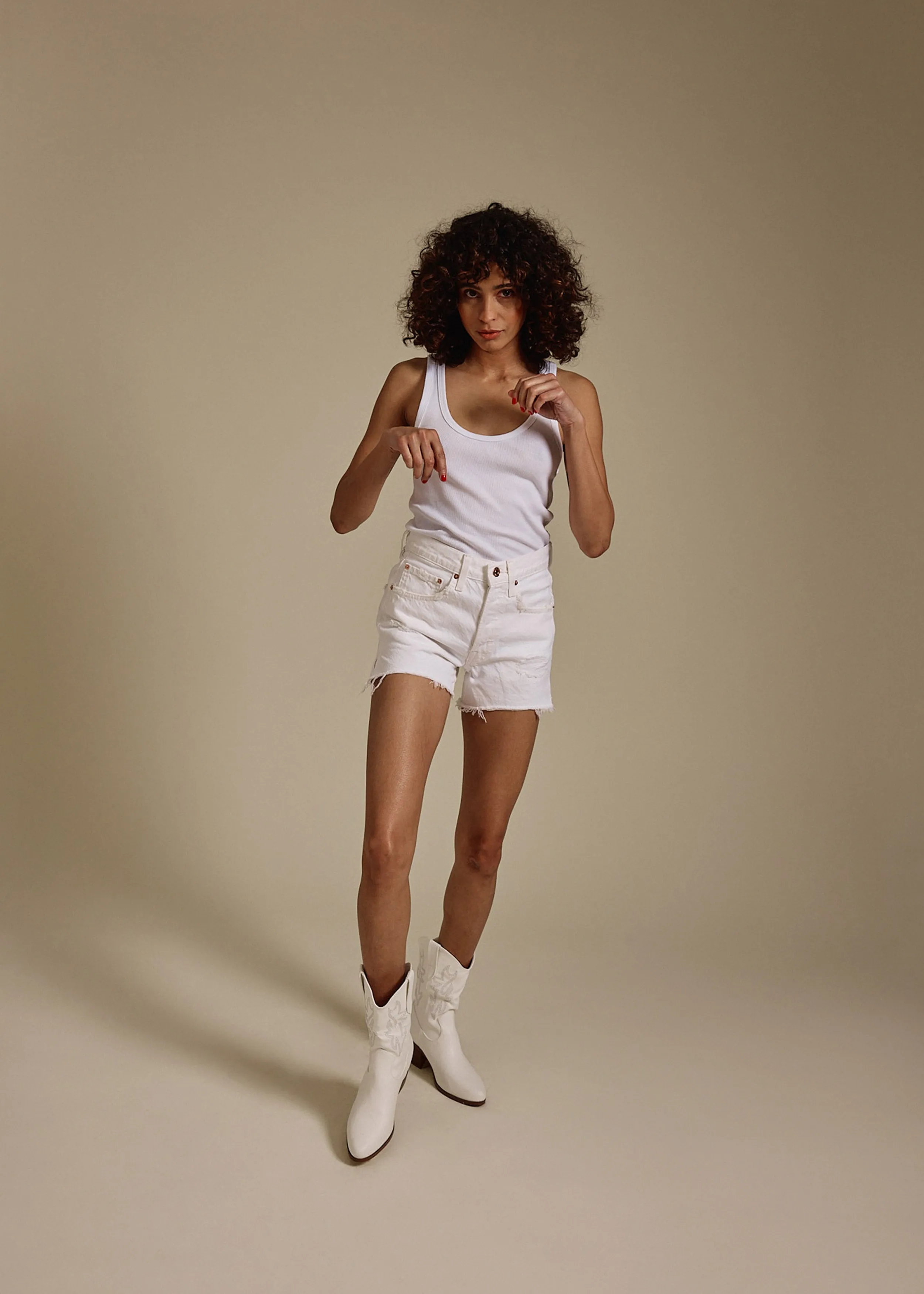 Cai Cut Off Short || White Noise