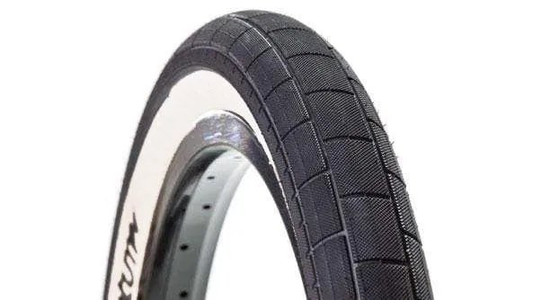 Demolition Momentum Tyre White Wall