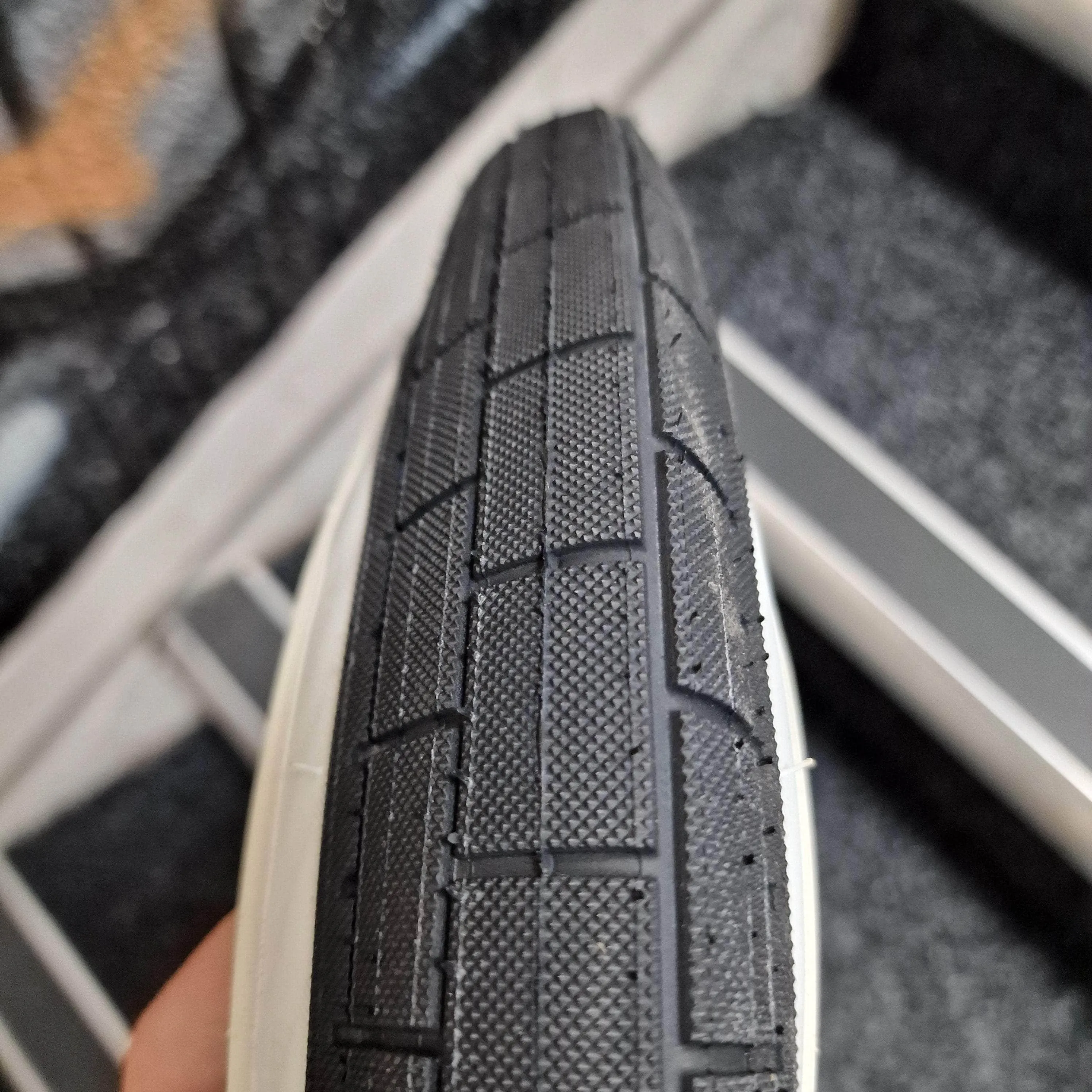 Demolition Momentum Tyre White Wall