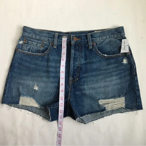 Free People Sophia Mid Rise Distressed Buttonfly Cut Off Denim Jean Shorts 31