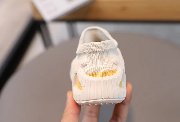 Kids Breathable HQ Tennis White Jogger Shoes 2599 C