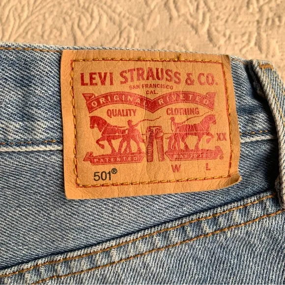 Levi's 501 Mid Rise Hidden Button Fly Cut Off Medium Wash Denim Jean Shorts