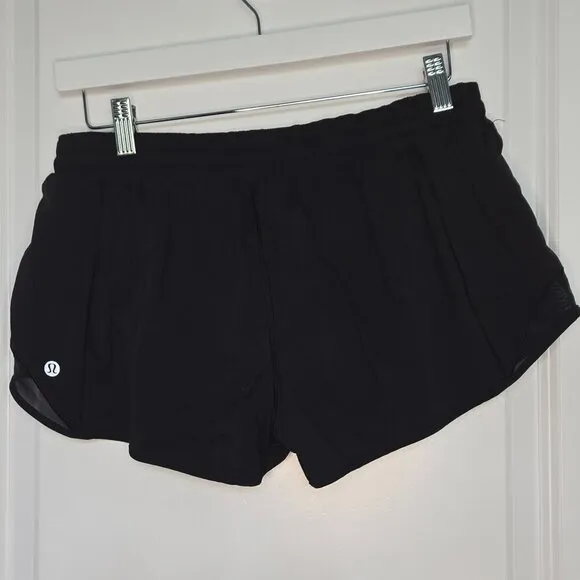 Lululemon Hotty Hot Short II *2.5&quot; - 10 Black