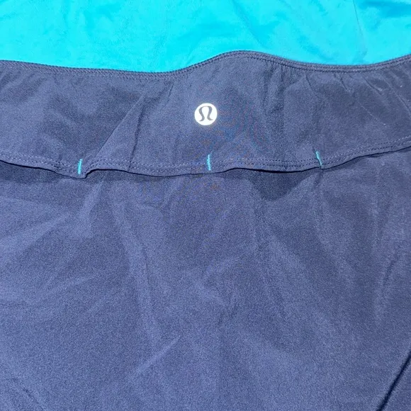 Lululemon Run Speed Wet Dry Warm Skirt size 8 Navy Blue