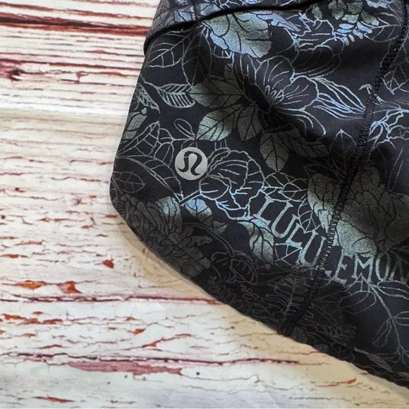 Lululemon Speed Up Mid-Rise Lined Short 4&quot; Logo Flourish Black Iridescent Foil 2