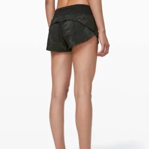 Lululemon Speed Up Short *2.5&quot; Incognito Camo Multi Gator Green / Black