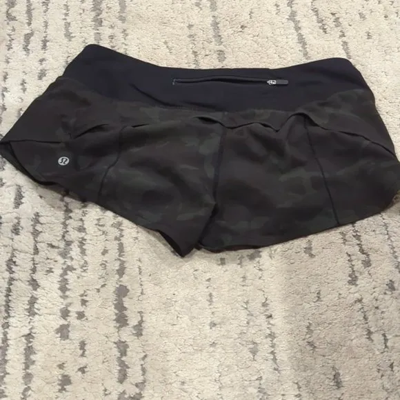 Lululemon Speed Up Short *2.5&quot; Incognito Camo Multi Gator Green / Black