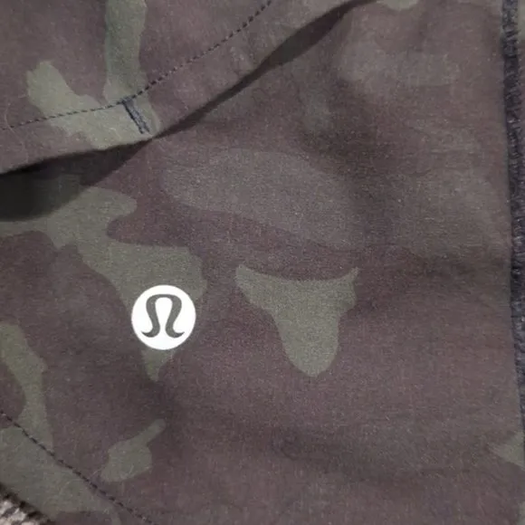 Lululemon Speed Up Short *2.5&quot; Incognito Camo Multi Gator Green / Black