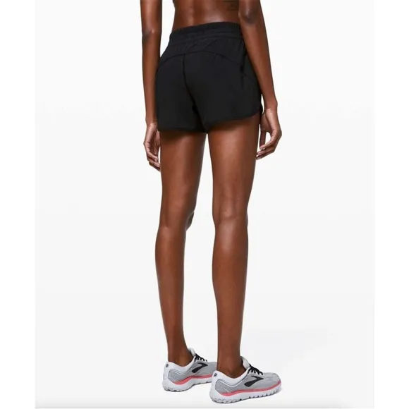 LULULEMON Tracker Short V *4&quot; Black Size 6 Activewear Athleisure