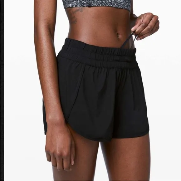 LULULEMON Tracker Short V *4&quot; Black Size 6 Activewear Athleisure