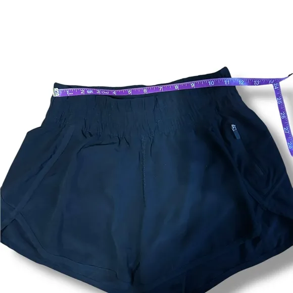 LULULEMON Tracker Short V *4&quot; Black Size 6 Activewear Athleisure