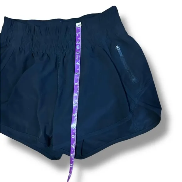 LULULEMON Tracker Short V *4&quot; Black Size 6 Activewear Athleisure