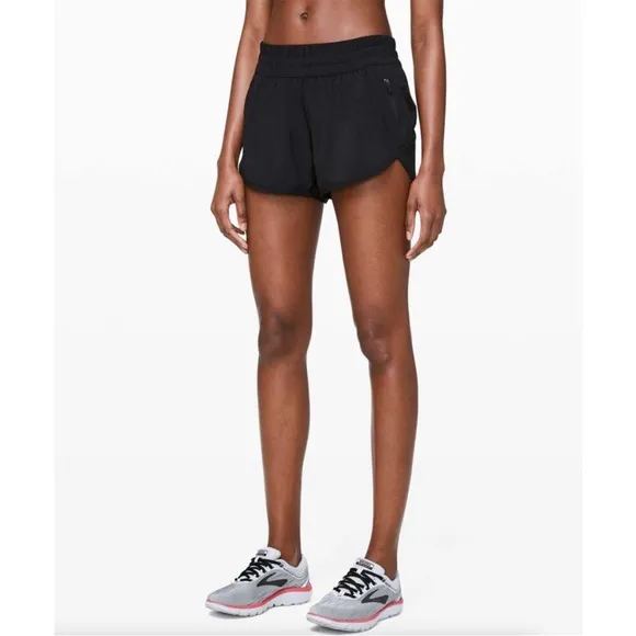 LULULEMON Tracker Short V *4&quot; Black Size 6 Activewear Athleisure