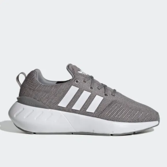 NEW Adidas Swift Run 22 Shoes