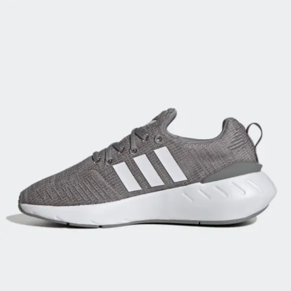 NEW Adidas Swift Run 22 Shoes