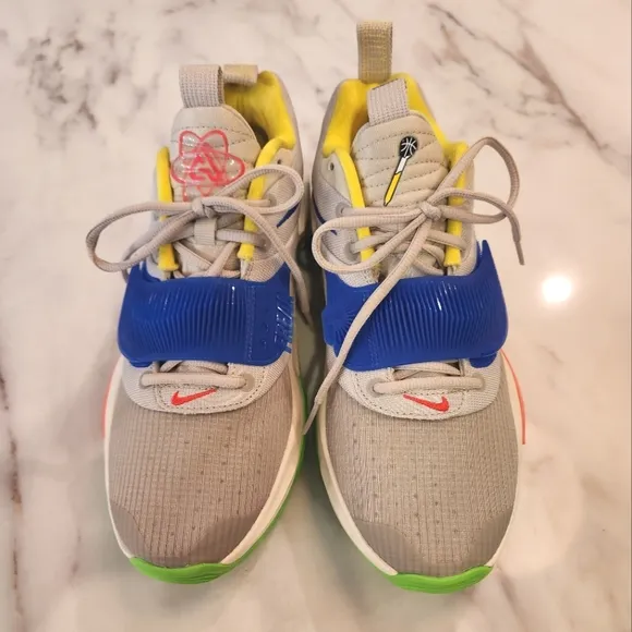 New Nike Giannis‎ Zoom Freak 3 size 8 basketball tennis shoe