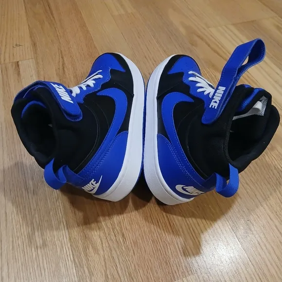 Nike Court Borough Mid II Streetwear/Lifestyle Shoes Size 6 Youth/7.5 Wo…