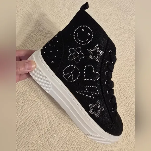 NWOT Steve Madden Girls High Tops Sneakers with Silver Embellishments