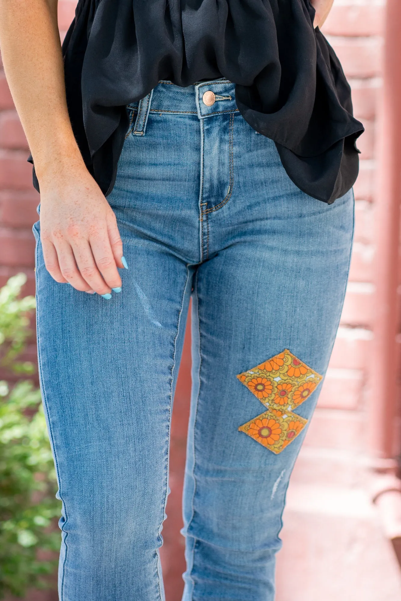 Plus Size 70s Print Patch Mid Rise Skinny