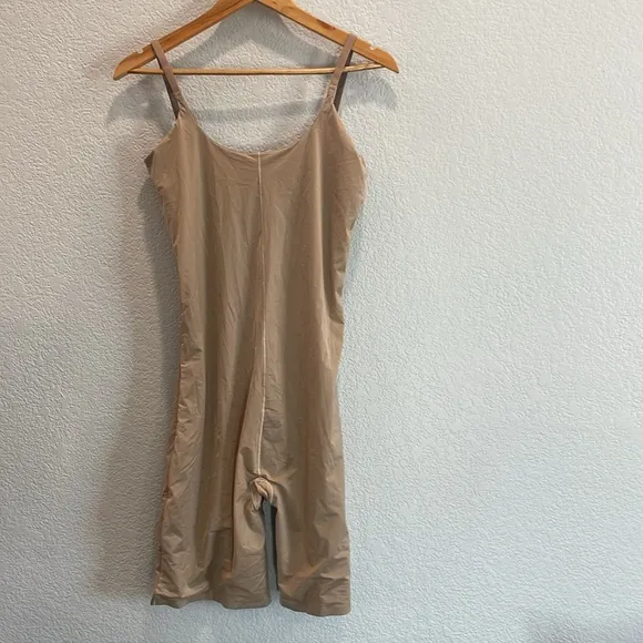 Spanx Two Timing Medium Control Reversible Open Bust Mid Thigh Bodysuit Size 1X