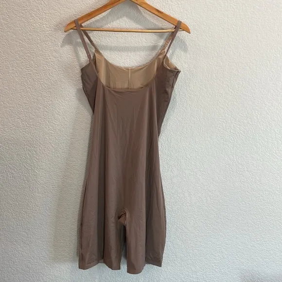 Spanx Two Timing Medium Control Reversible Open Bust Mid Thigh Bodysuit Size 1X