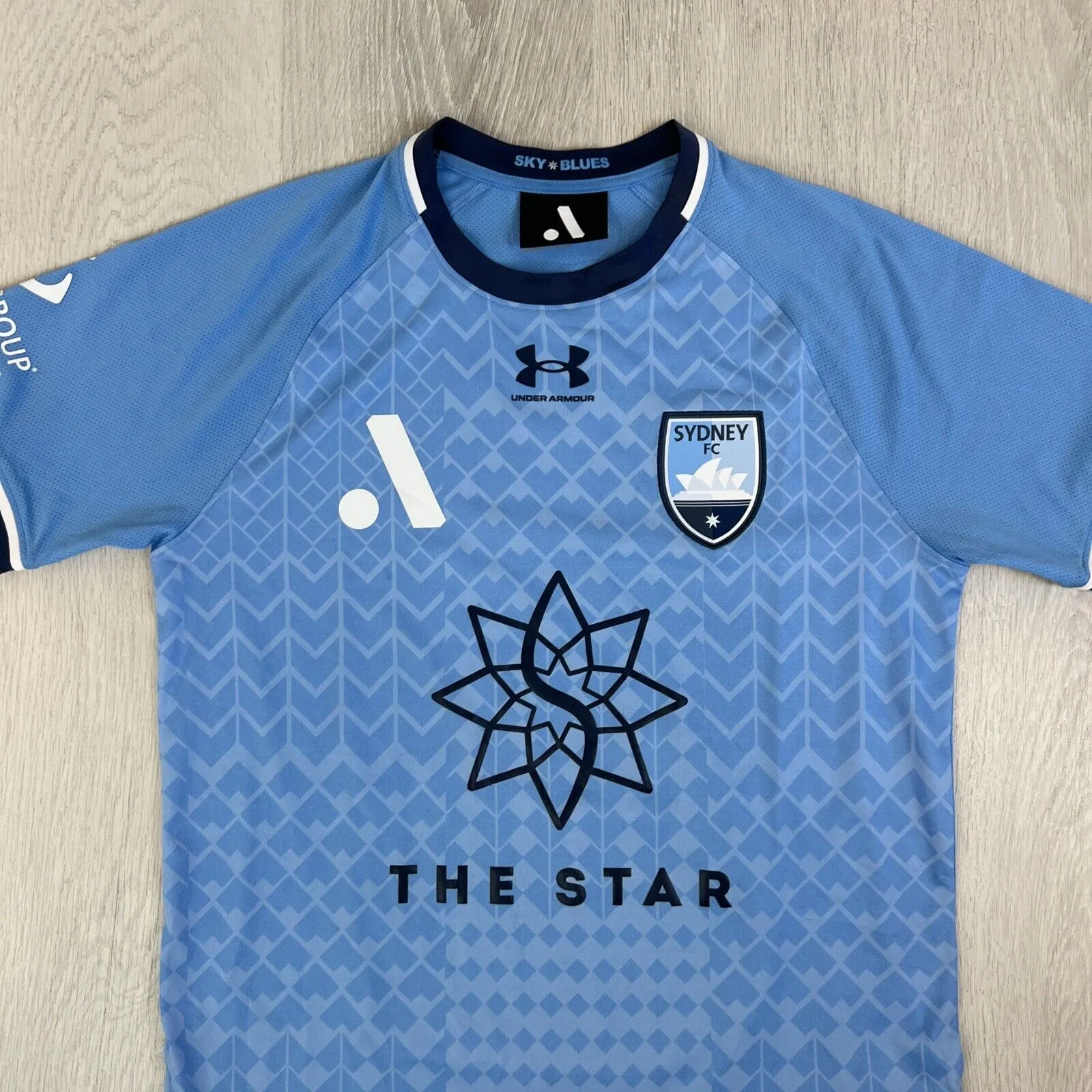 Under Armour Mens Sydney F.C A-League Football Jersey Soccer Jersey Size Medium