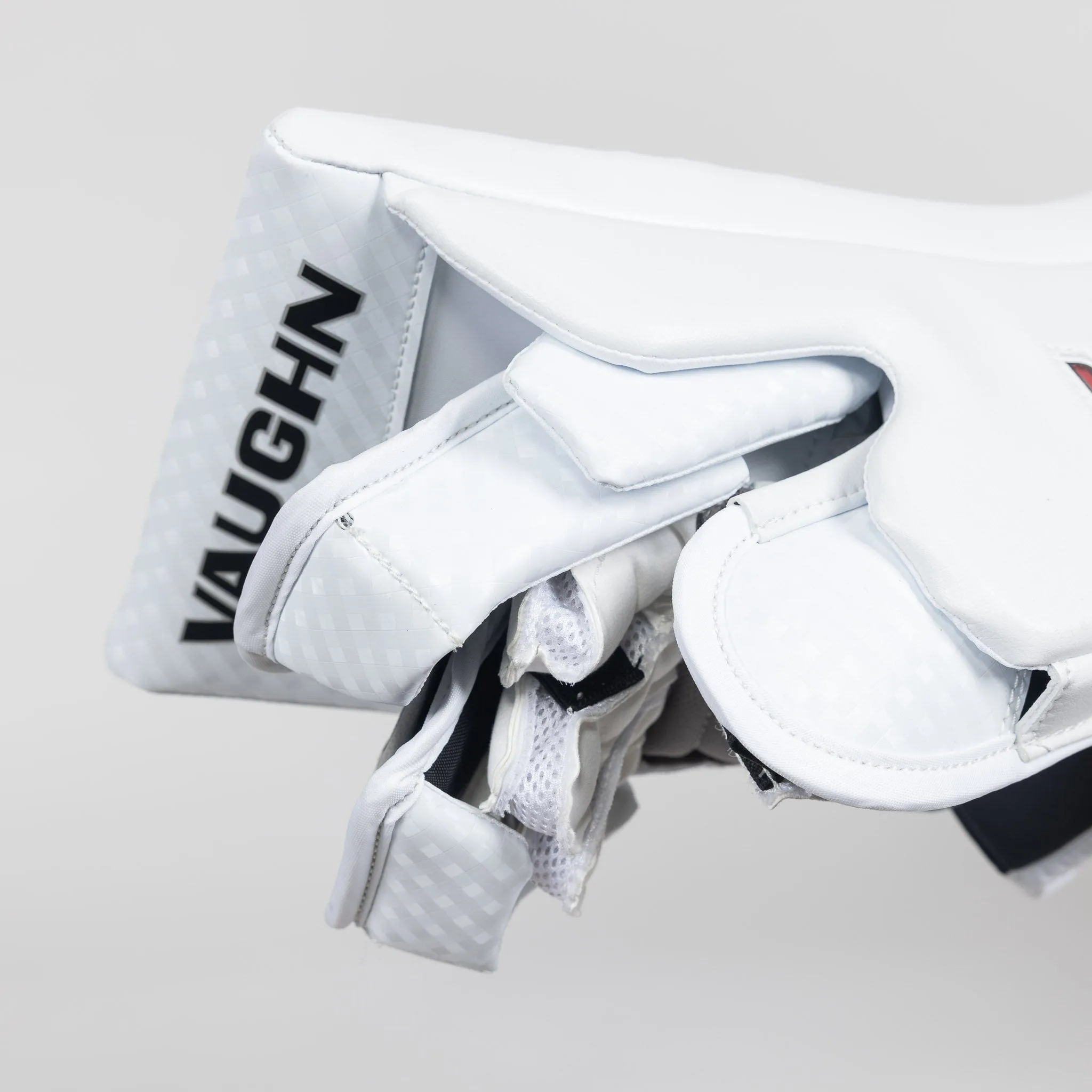 Vaughn Velocity V10 Intermediate Goalie Blocker