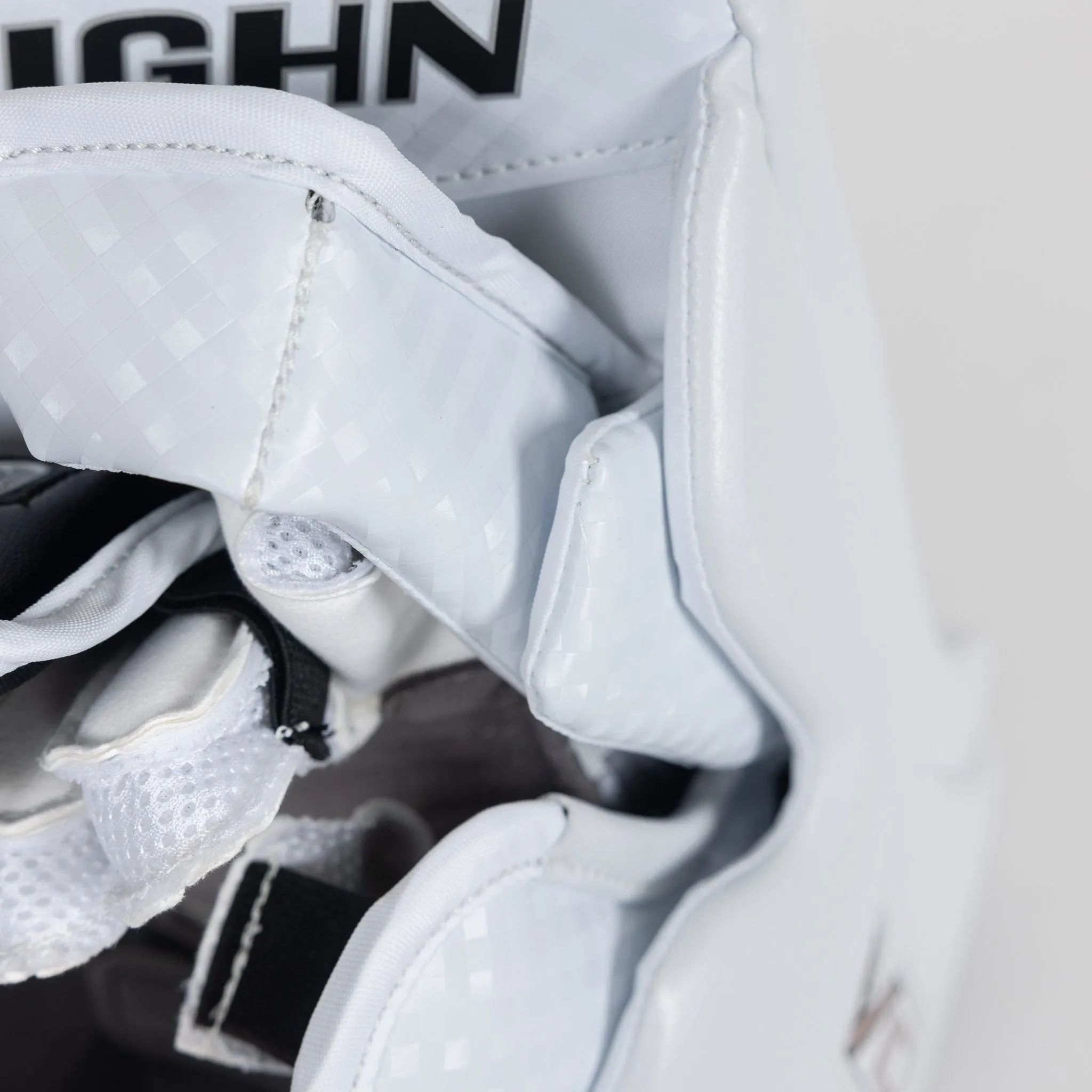 Vaughn Velocity V10 Intermediate Goalie Blocker